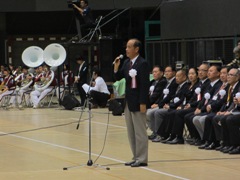 あいさつする大森市長