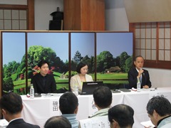 岡山城魅力アップ事業公開座談会に出席する大森雅夫岡山市長