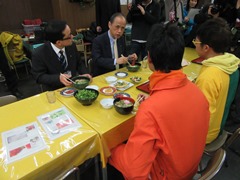 岡山市役所地下食堂パクチーウィークの様子