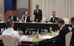 第20回北前船寄港地フォーラムinおかやま第3回実行委員会で挨拶する大森雅夫岡山市長