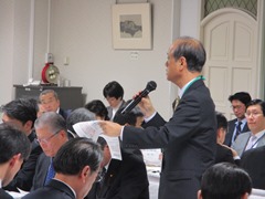 会議に出席する大森雅夫岡山市長