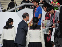 表彰を行う大森雅夫岡山市長