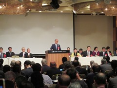 挨拶を行う大森雅夫岡山市長