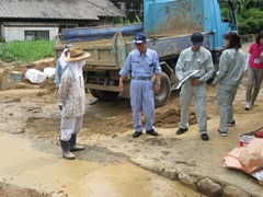 被災地視察を行う大森雅夫岡山市長　その1