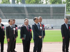 挨拶を行う大森雅夫岡山市長