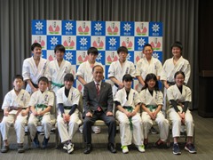 GLOBAL POINT & K.O.第34回空手道選手権大会に出場する選手・関係者　来訪の様子