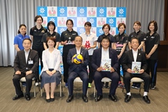 女子バレーボール　2019V・サマーリーグ女子西部大会に出場する各チーム代表選手・関係者　来訪の様子