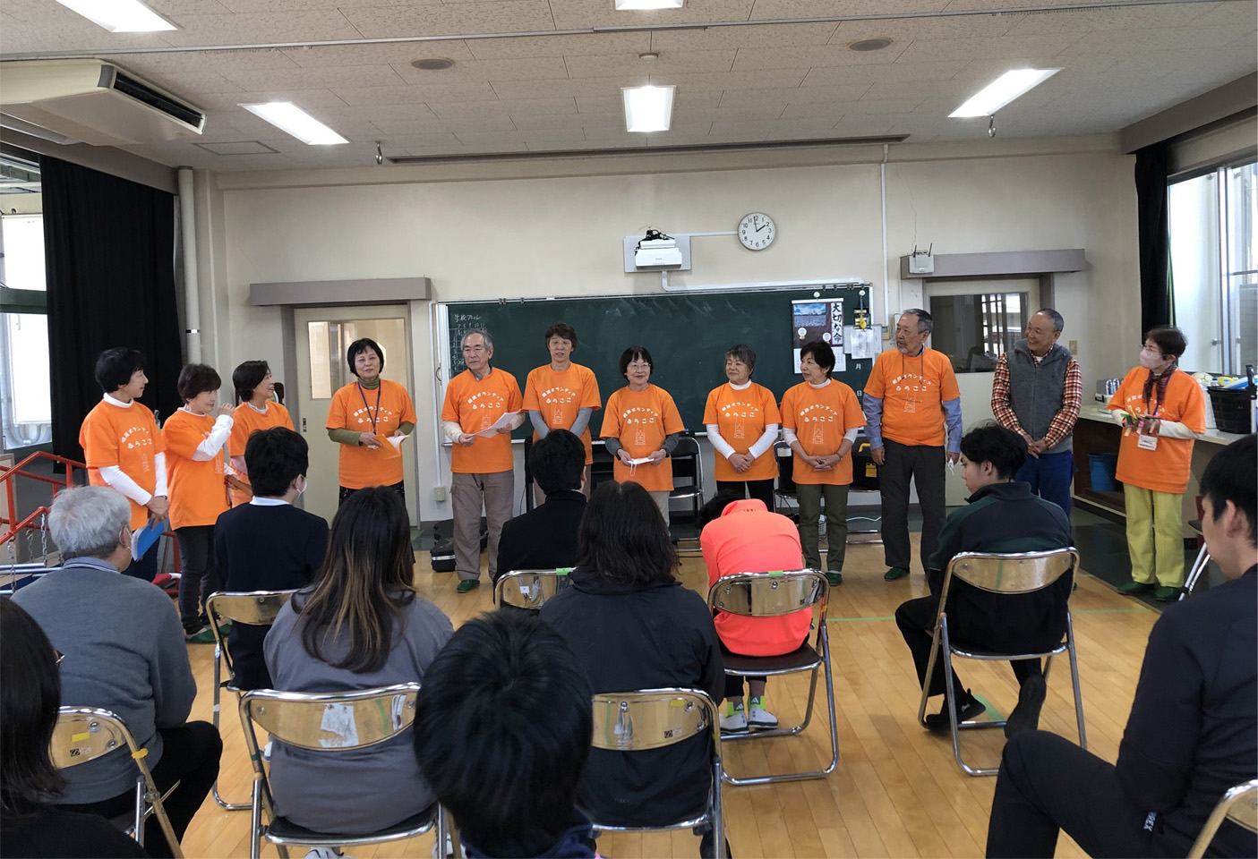 合唱している様子