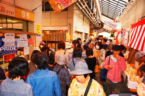 市場ふくふく通りの様子の画像