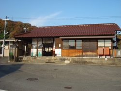 建部駅舎