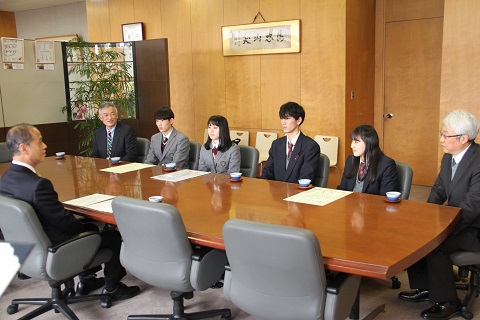 市長との歓談の様子