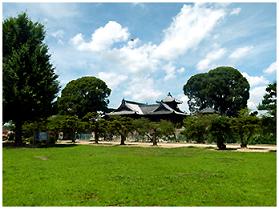 芝生広場西大寺観音