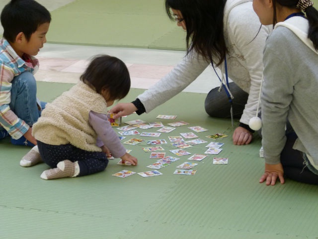 食育カルタの様子