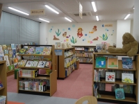 建部町図書館絵本コーナー2