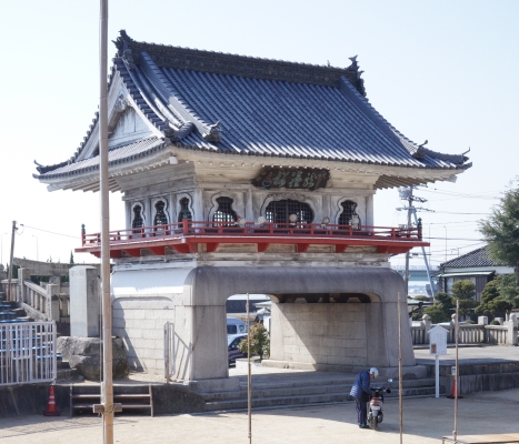 西大寺観音院の石門（龍鐘楼）の画像