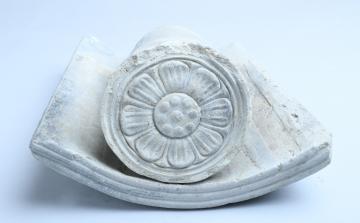 幡多廃寺出土の蓮華文軒丸瓦と重弧文の軒平瓦