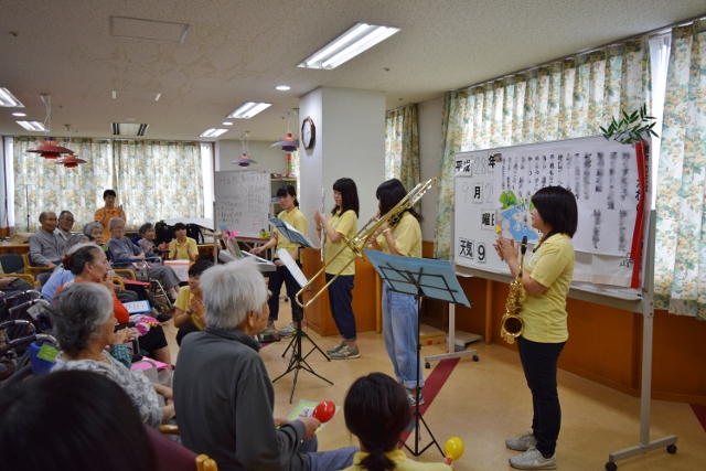 楽器演奏の様子