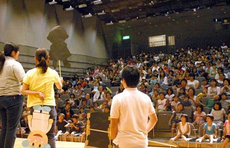 夏休み子ども映画会の様子