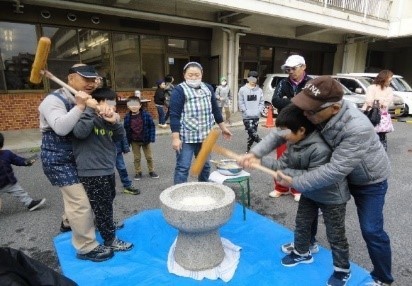 餅つきの様子