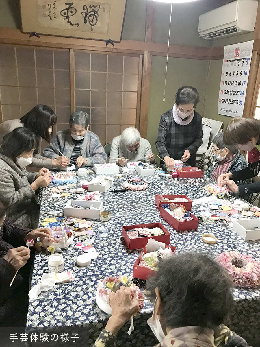 手芸体験の様子の写真