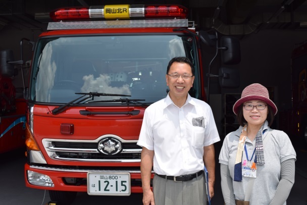 岡輝公民館の鳥越知基さんと藤山宙子さん