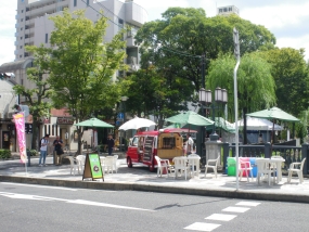 西川緑道公園での開催の様子1