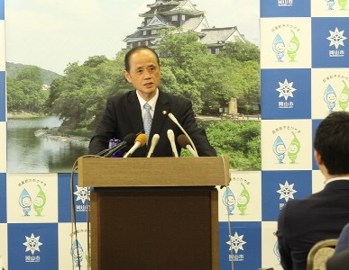 会見する大森市長の様子2