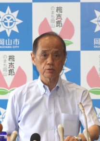 会見する大森市長の様子4