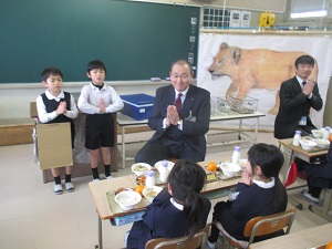 写真：会食の様子