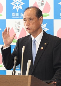 会見する大森市長の様子4