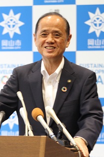 会見する大森市長