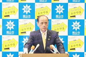 質疑応答中の大森市長