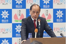 市長記者会見の様子