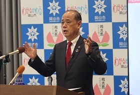 市長記者会見の様子