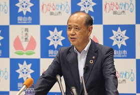 市長記者会見の様子