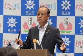 市長記者会見の様子