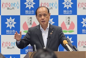 市長記者会見の様子