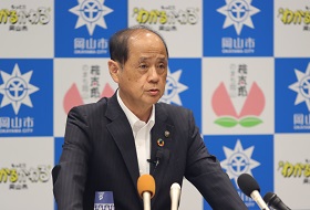 市長記者会見の様子