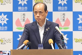 市長記者会見の様子