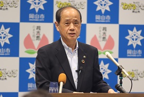 市長記者会見の様子