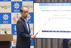 市長記者会見の様子