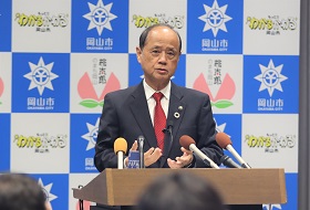 市長記者会見の様子