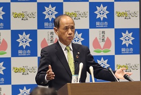 市長記者会見の様子