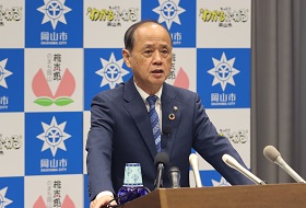 市長記者会見の様子