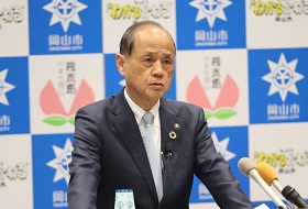 市長記者会見の様子