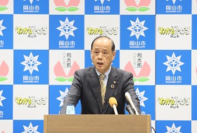 市長記者会見の様子