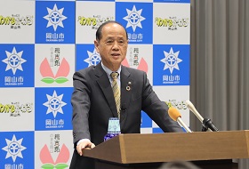 市長記者会見の様子