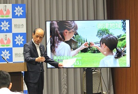 記者会見の様子