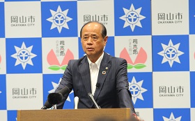 記者会見の様子