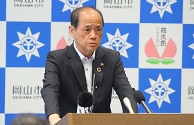市長記者会見の様子